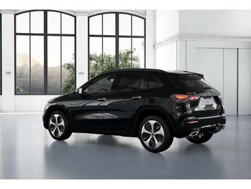 Mercedes GLA 180 — photo 4