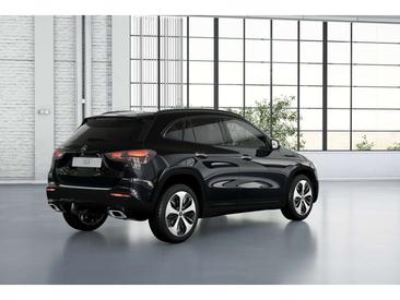 Mercedes GLA 180 — photo 6