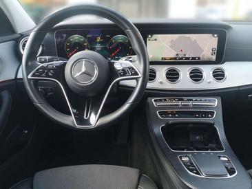 Mercedes Classe E 220 Night Edition — photo 8