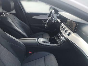 Mercedes Classe E 220 Night Edition — photo 9