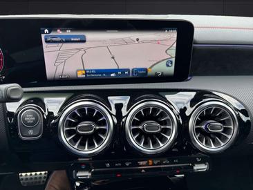 Mercedes CLA 200 AMG Line — photo 10