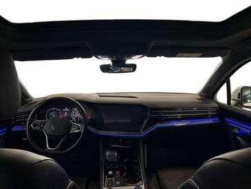 Volkswagen Touareg TSI Elegance — photo 11