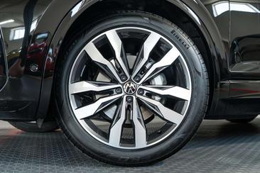Volkswagen Touareg TDI 4Motion R-Line — photo 4