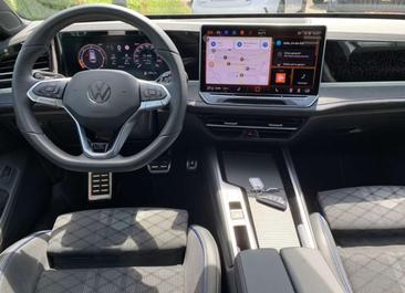 Volkswagen Passat TDI R-Line — photo 6