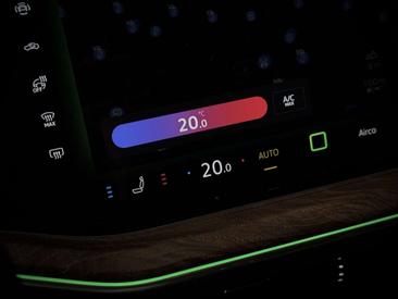 Volkswagen Touareg EHybrid 4Motion Elegance — photo 22