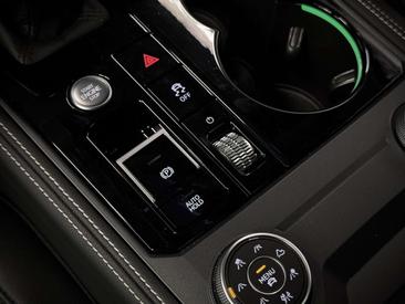 Volkswagen Touareg EHybrid 4Motion Elegance — photo 29
