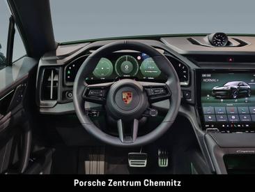 Porsche Cayenne E4 Coupé Electric — photo 18