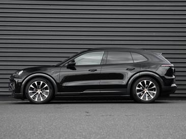 Porsche Cayenne E4 Electric — photo 2