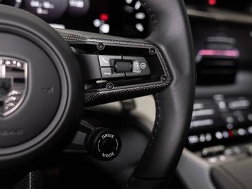 Porsche Cayenne E4 Turbo Electric — photo 18