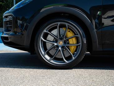 Porsche Cayenne III Turbo GT — photo 9