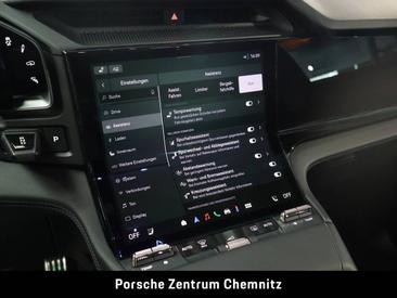 Porsche Cayenne E4 Coupé Electric — photo 27