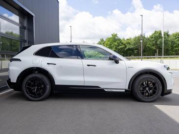 Porsche Cayenne E4 Turbo Electric — photo 5