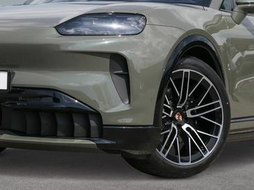 Porsche Cayenne E4 Electric — photo 7