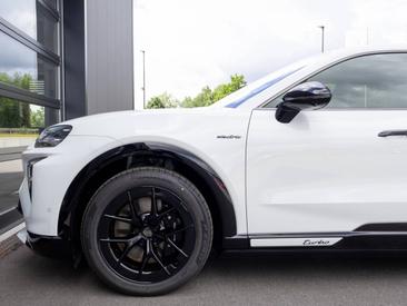 Porsche Cayenne E4 Turbo Electric — photo 12