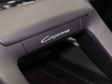 Porsche Cayenne E4 Turbo Electric — photo 28