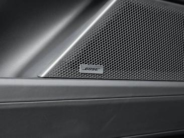 Porsche Cayenne E4 Electric — photo 22