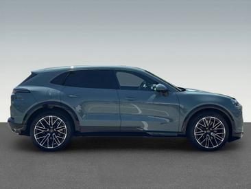 Porsche Cayenne E4 Turbo Electric — photo 6