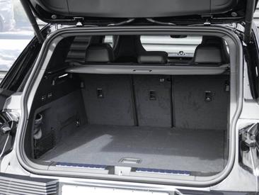 Porsche Cayenne E4 Electric — photo 25