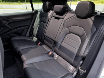 Porsche Cayenne E4 Turbo Electric — photo 18
