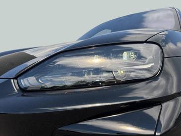 Porsche Cayenne E4 Turbo Electric — photo 9