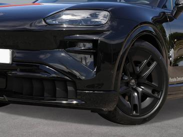 Porsche Cayenne E4 Turbo Electric — photo 7