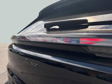 Porsche Cayenne E4 Turbo Electric — photo 12