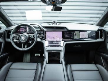 Porsche Cayenne E4 Turbo Electric — photo 14