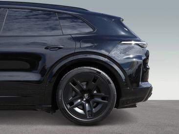 Porsche Cayenne E4 Turbo Electric — photo 11