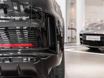 Porsche Cayenne E4 Turbo Electric — photo 38