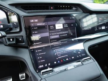 Porsche Cayenne E4 Turbo Electric — photo 18