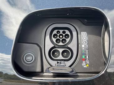 Porsche Cayenne E4 Turbo Electric — photo 17