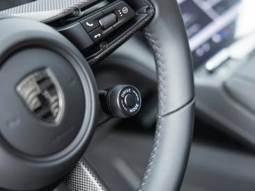 Porsche Cayenne E4 Turbo Electric — photo 19
