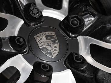 Porsche Cayenne E4 Turbo Electric — photo 40