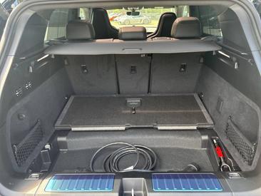 Porsche Cayenne E4 Turbo Electric — photo 19
