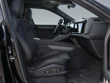 Porsche Cayenne E4 Turbo Electric — photo 19