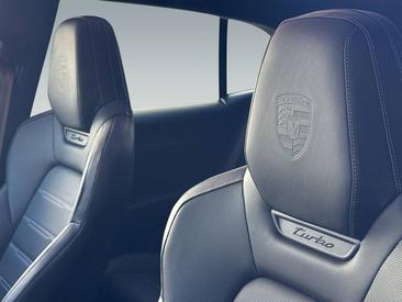 Porsche Cayenne E4 Turbo Electric — photo 22