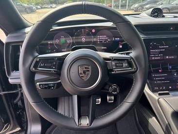 Porsche Cayenne E4 Turbo Electric — photo 25