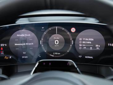 Porsche Cayenne E4 Turbo Electric — photo 26