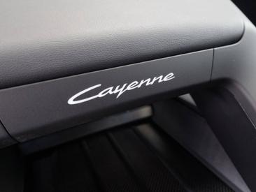 Porsche Cayenne E4 Turbo Electric — photo 35