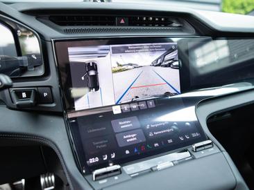 Porsche Cayenne E4 Turbo Electric — photo 27