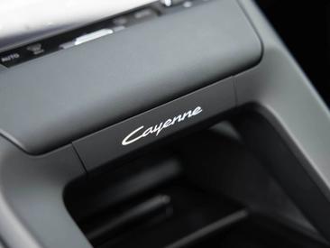 Porsche Cayenne E4 Turbo Electric — photo 28