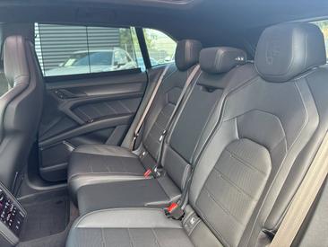 Porsche Cayenne E4 Turbo Electric — photo 28