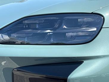 Porsche Cayenne E4 Turbo Electric — photo 26