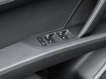 Porsche Cayenne E4 Turbo Electric — photo 31