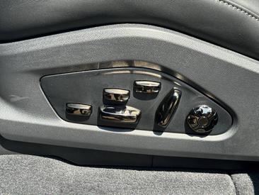 Porsche Cayenne E4 Turbo Electric — photo 29