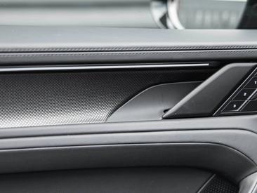 Porsche Cayenne E4 Turbo Electric — photo 32