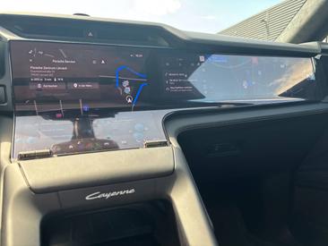 Porsche Cayenne E4 Turbo Electric — photo 32