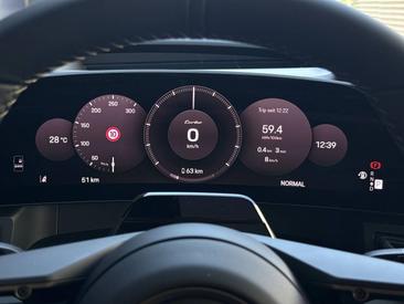Porsche Cayenne E4 Turbo Electric — photo 30