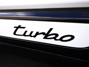 Porsche Cayenne E4 Turbo Electric — photo 42