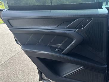 Porsche Cayenne E4 Turbo Electric — photo 33